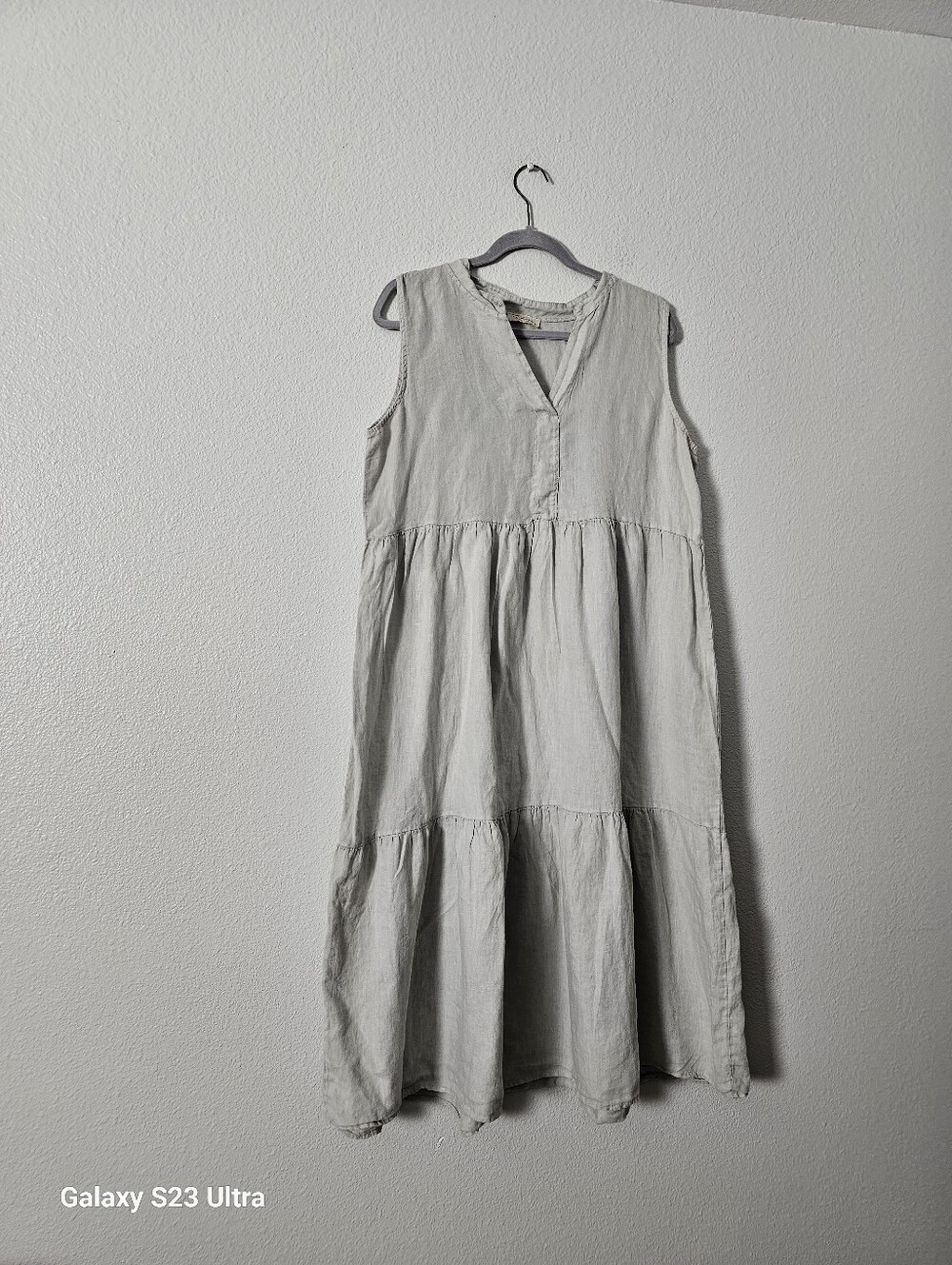 Sleeveless Tiered Linen Dress in Light Gray Sz L